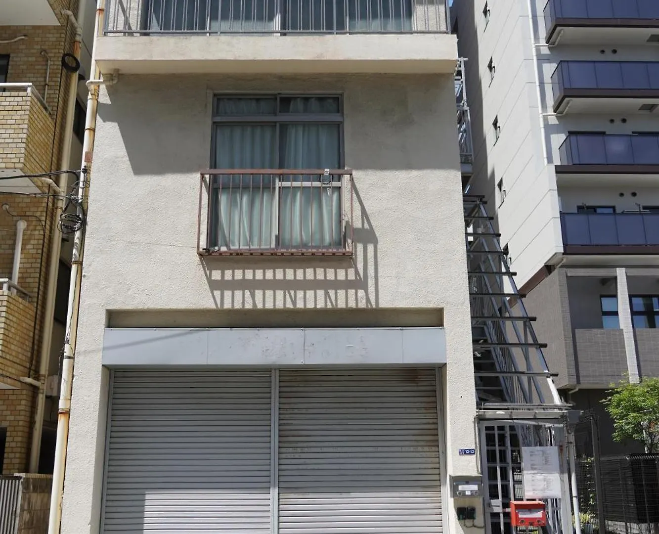 駅から徒歩4分/ビル3階全体/広い部屋/広い屋上/和室/レインボーブリッジ/お台場 東京都 アパート
