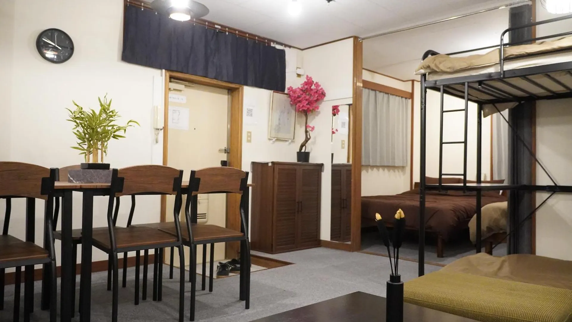 駅から徒歩4分/ビル3階全体/広い部屋/広い屋上/和室/レインボーブリッジ/お台場 東京都