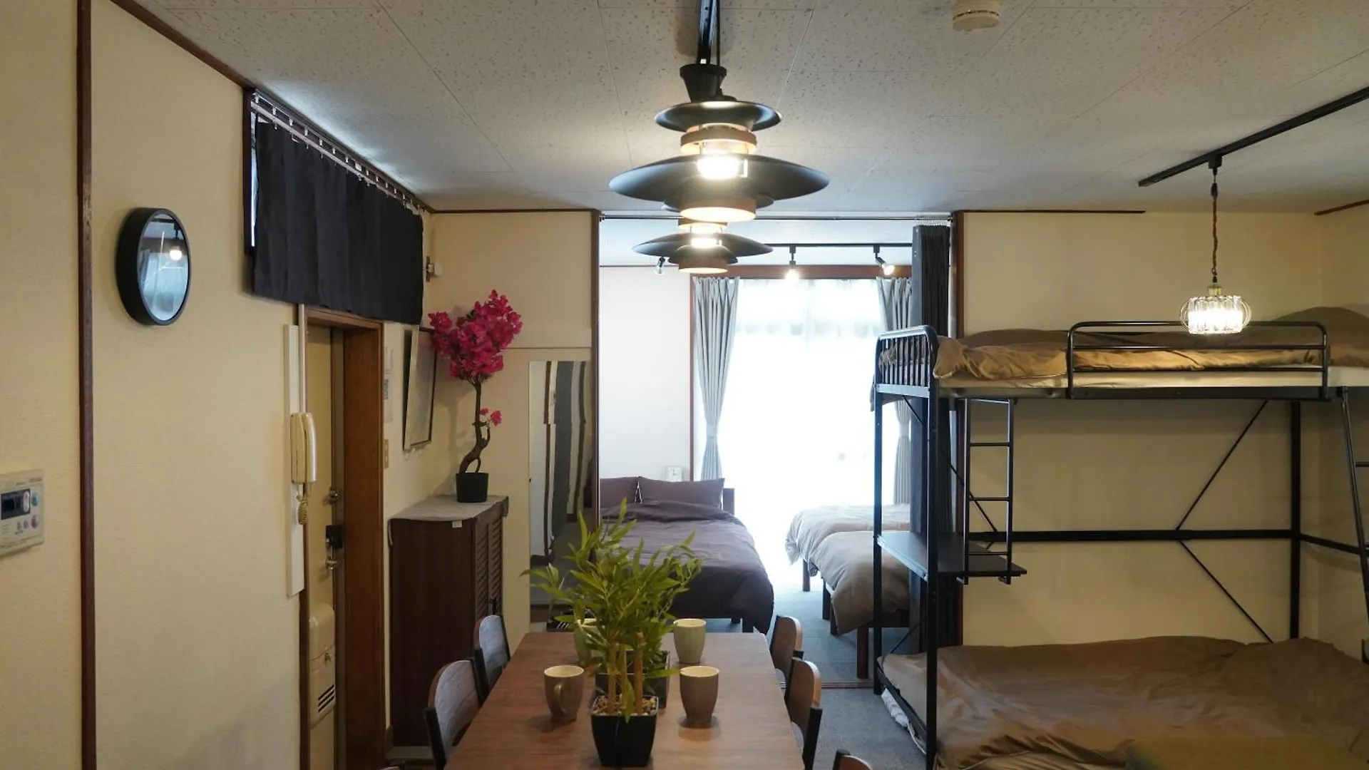 駅から徒歩4分/ビル3階全体/広い部屋/広い屋上/和室/レインボーブリッジ/お台場 東京都