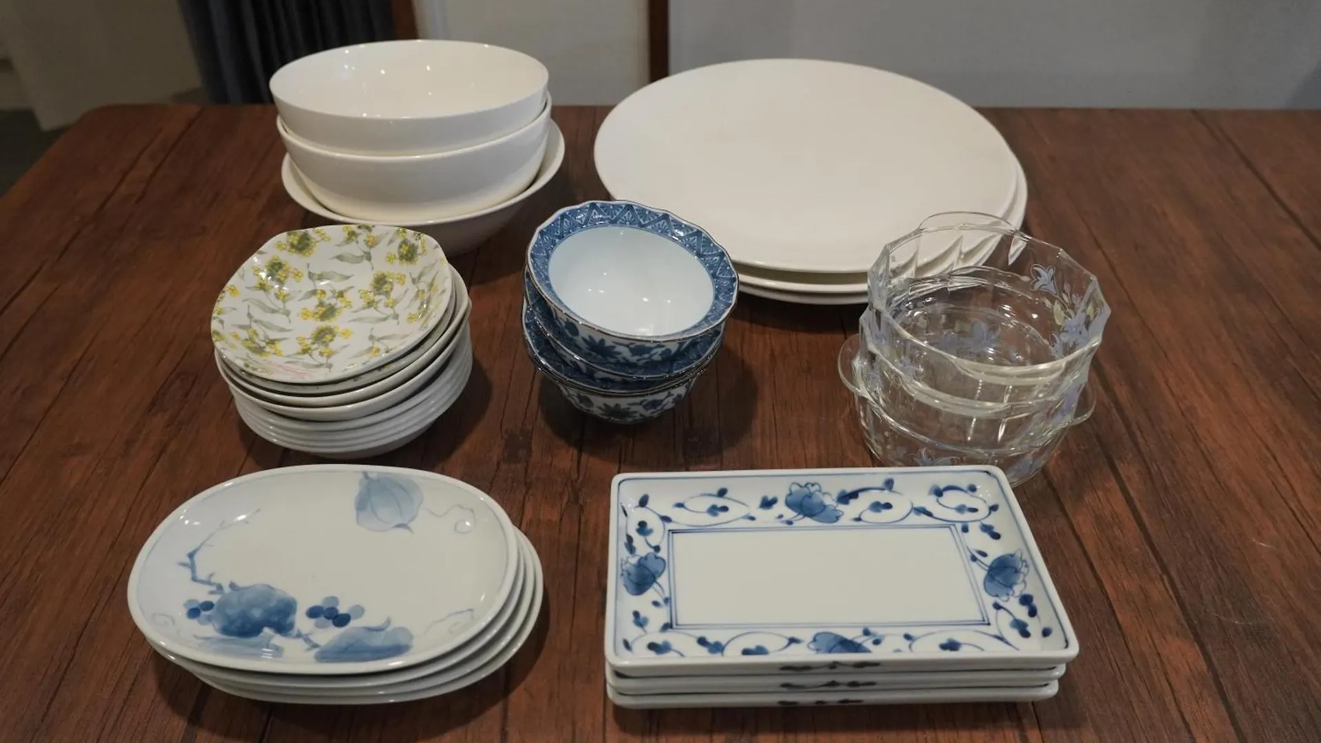 アパート 駅から徒歩4分/ビル3階全体/広い部屋/広い屋上/和室/レインボーブリッジ/お台場 東京都 日本