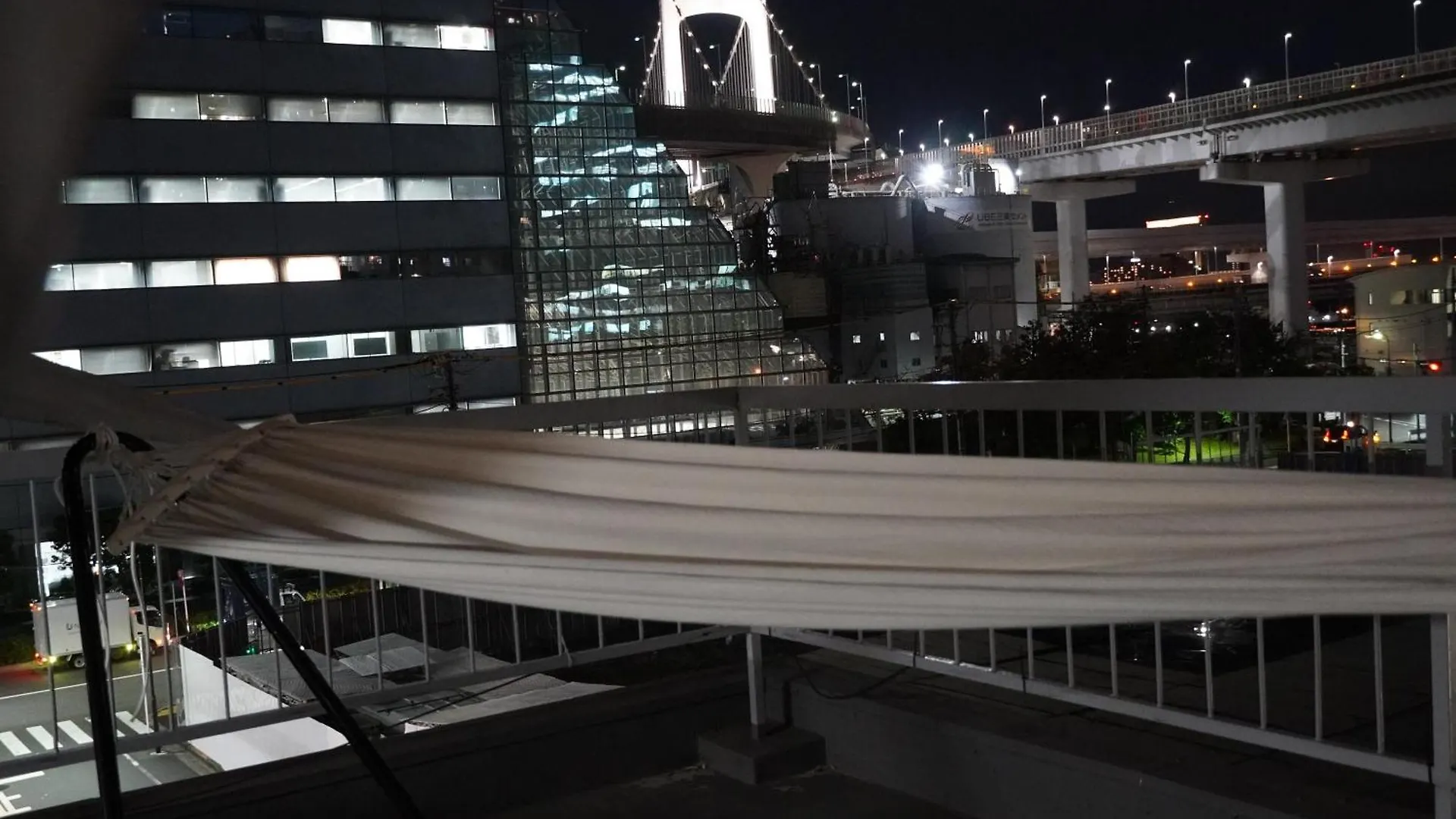 Apartment 駅から徒歩4分/ビル3階全体/広い部屋/広い屋上/和室/レインボーブリッジ/お台場 Tokyo