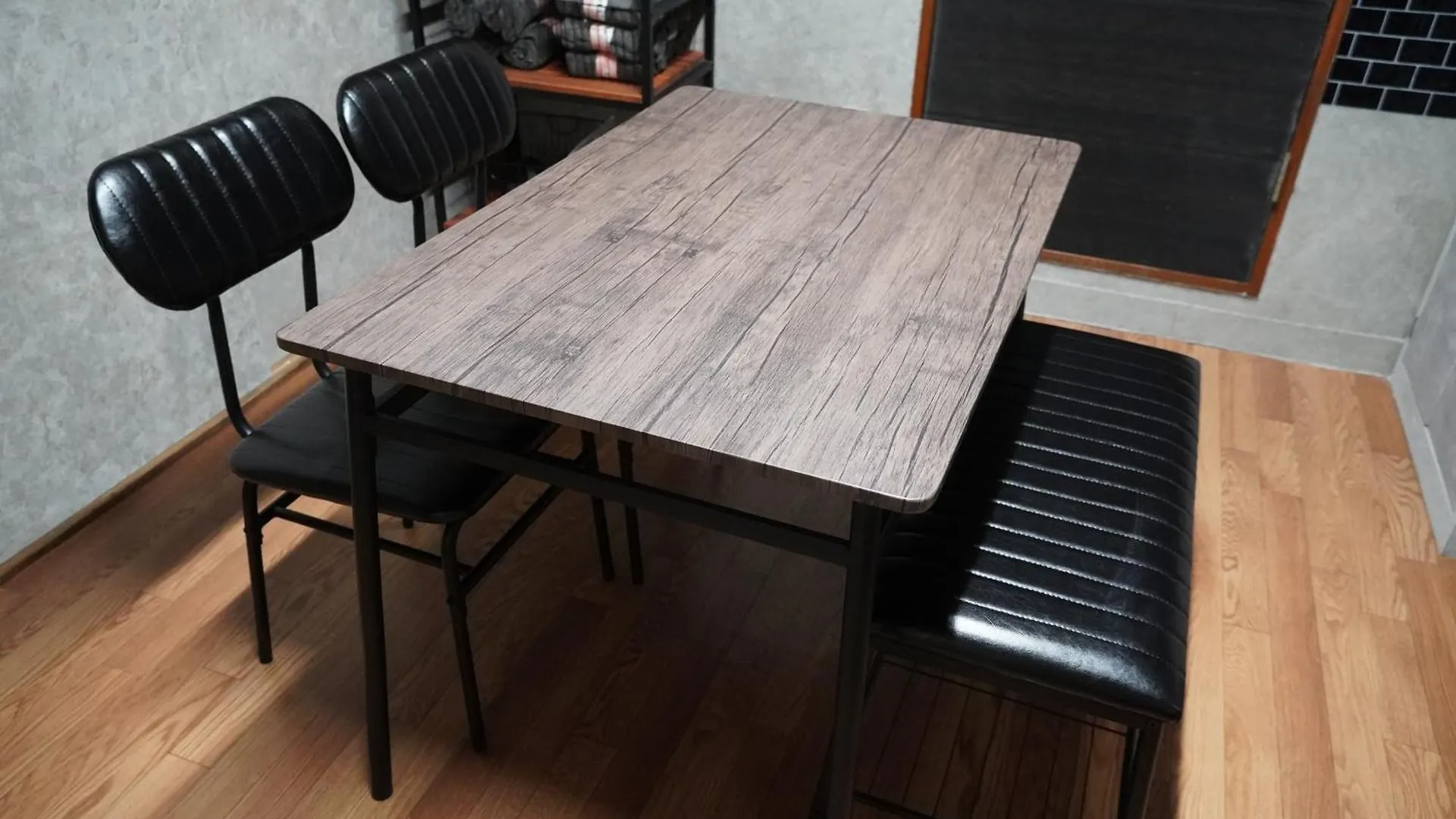 駅から徒歩4分/ビル3階全体/広い部屋/広い屋上/和室/レインボーブリッジ/お台場 Tokyo Apartment