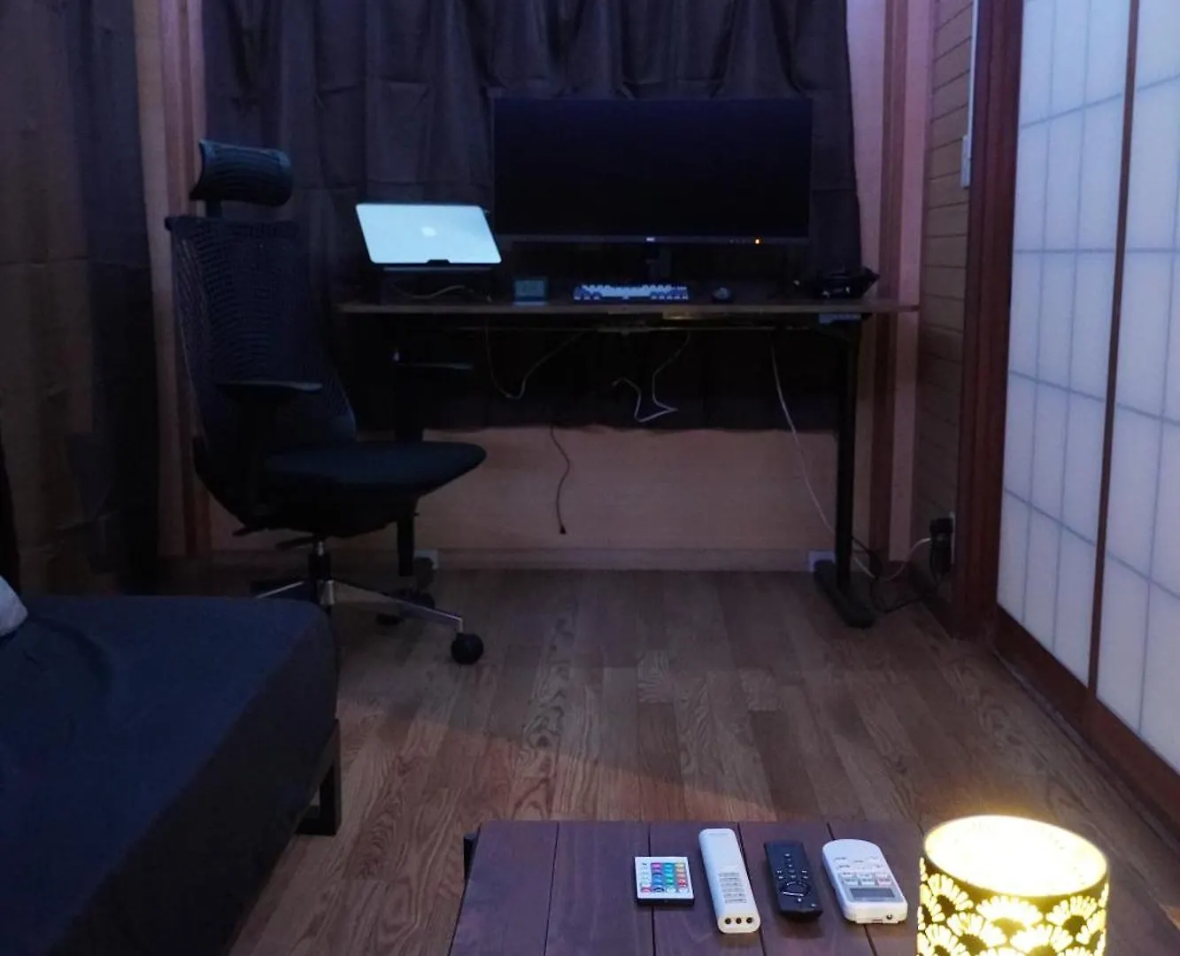 駅から徒歩4分/ビル3階全体/広い部屋/広い屋上/和室/レインボーブリッジ/お台場 Tokyo Apartment