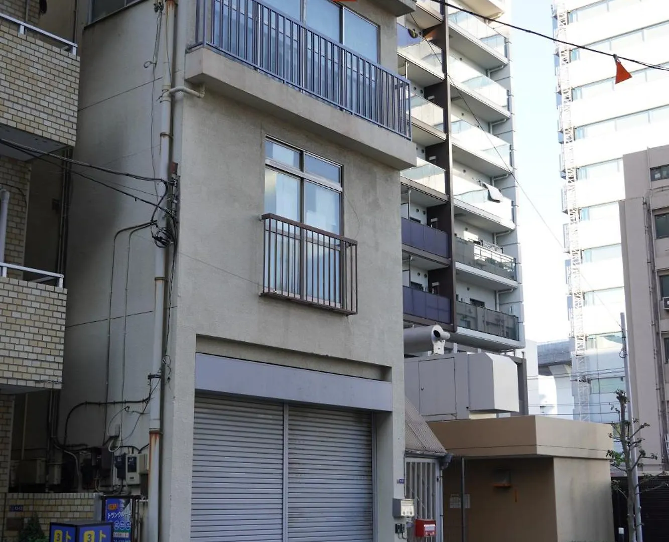 Apartment 駅から徒歩4分/ビル3階全体/広い部屋/広い屋上/和室/レインボーブリッジ/お台場 Tokyo Japan