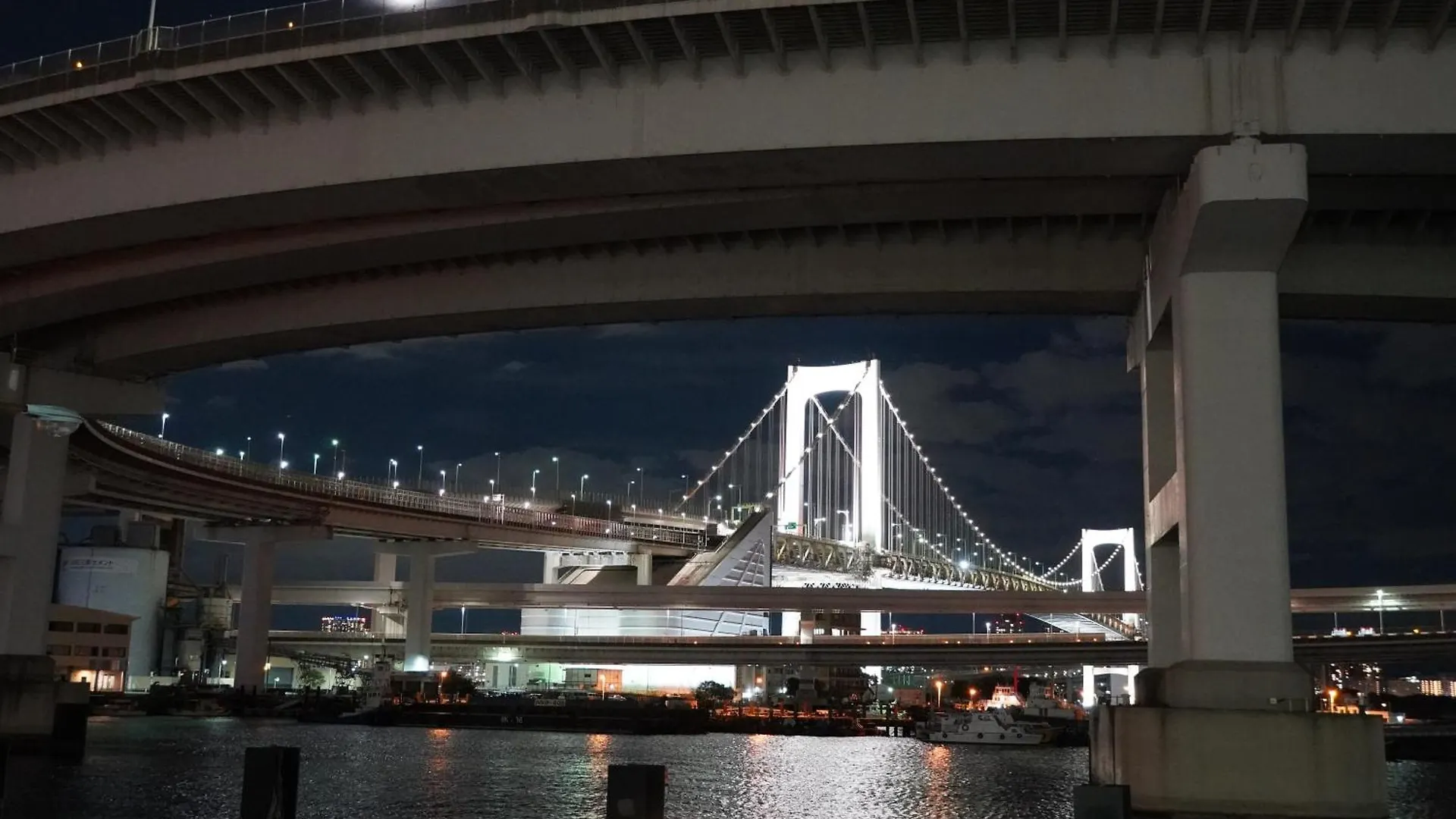 駅から徒歩4分/ビル3階全体/広い部屋/広い屋上/和室/レインボーブリッジ/お台場 Tokyo